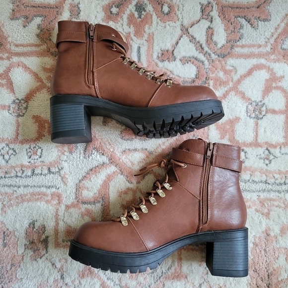 Chase + Chloe Emerson Platform Combat Booties NWOB - Picture 2 of 8